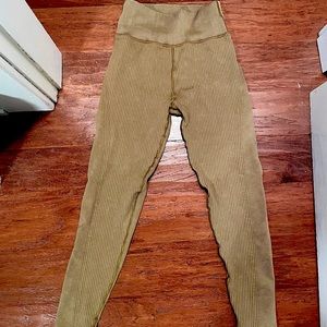 Aerie Corduroy textured leggings. Size Medium. Never Worn.